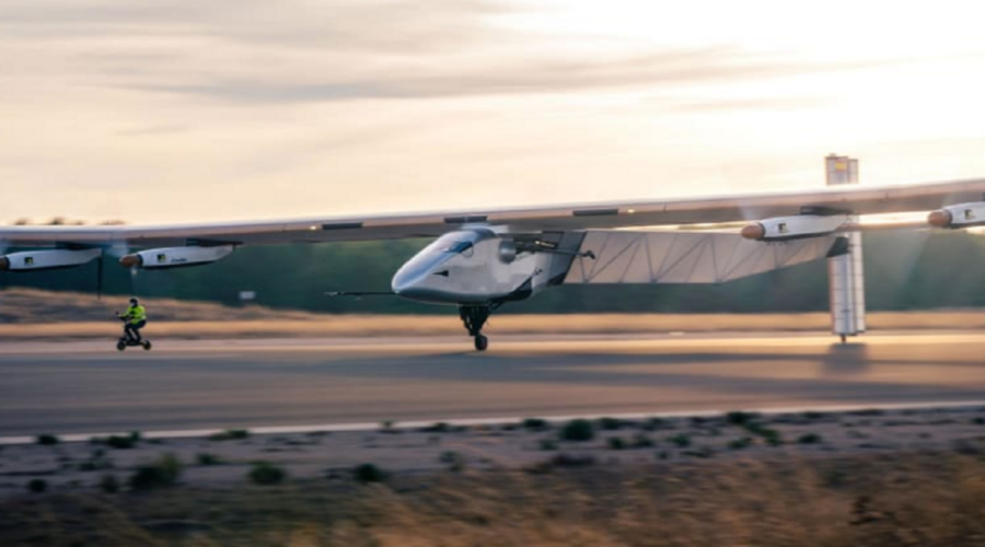 Aeroplani që qëndron në ajër për muaj